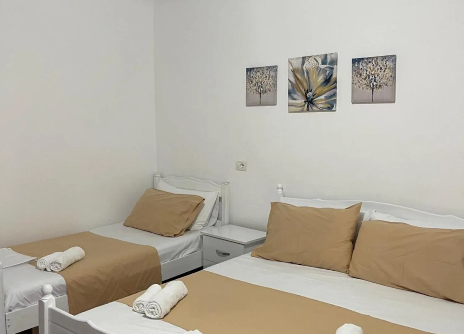 Vogue Rooms Golem  Aparthotel